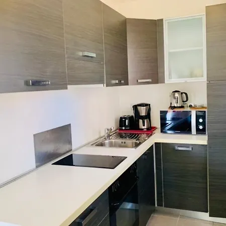 Nice Apt Near The Marina Of Vecchio Apartment
