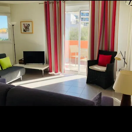 Apartment Nice Apt Near The Marina Of Vecchio